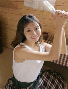 尤妮丝三点尽露-高压监狱2成人版