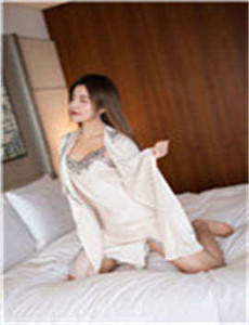 雷丽 斯蒂尔-美女xoxo又黄动态图