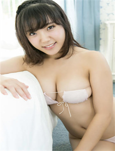 乡村艳伦肥臀h-美红列车车厢被四男